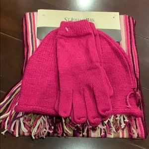 Hat, scarf and glove set